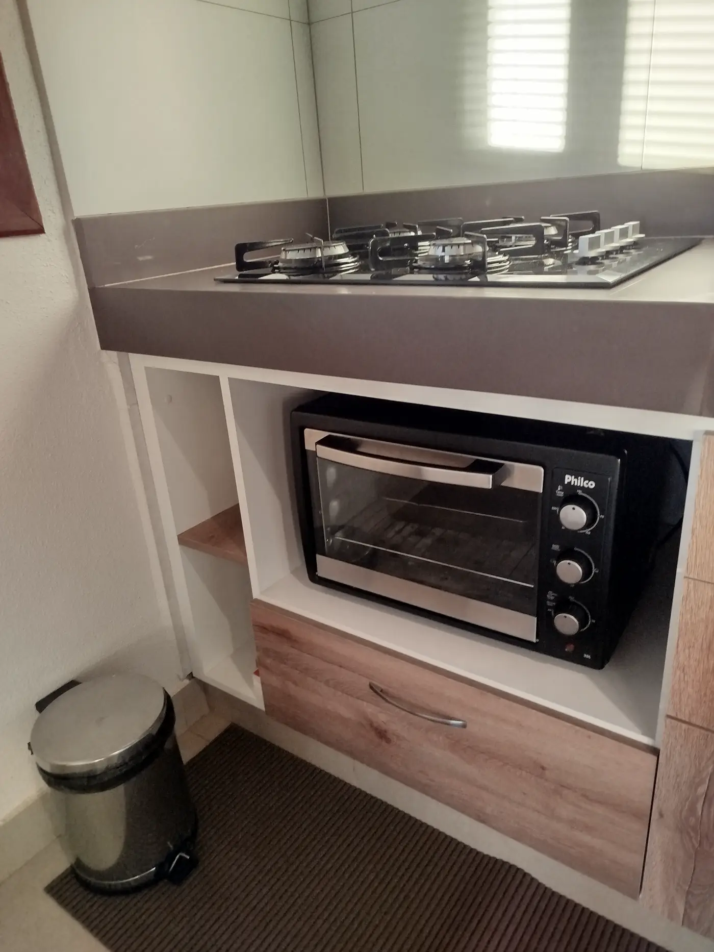 Cozinha equipada do Canto do Paraíso para hospedagem na Chapada dos Veadeiros
